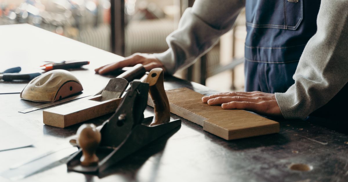 Collaborating with Local Artisans for Unique Retail Joinery